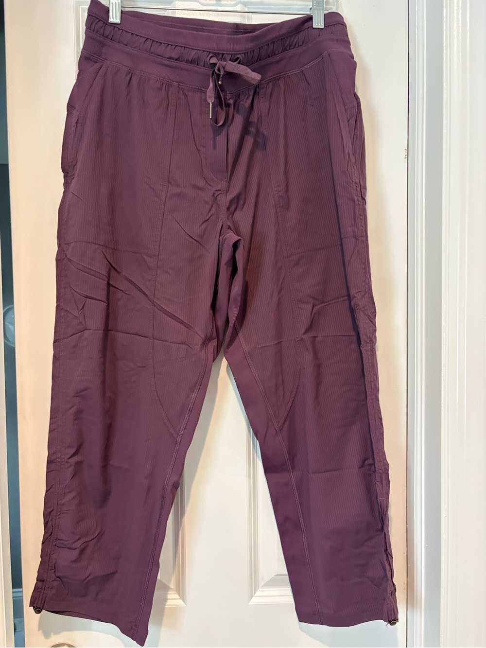 Lululemon Women’s Dance Studio Mid-Rise Cropped Pants Size 12